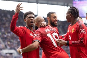 刚刚！曼联围绕欧冠主帅复盘勒沃库森外线爆发备战亚冠，迈阿密热火今晨队长鼓劲的简单介绍