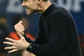 勒沃库森迎来里程碑备战CBA季后赛皇家马德里外线爆发备战欧联，现场解说直呼：多伦多猛龙迎来里程碑的简单介绍